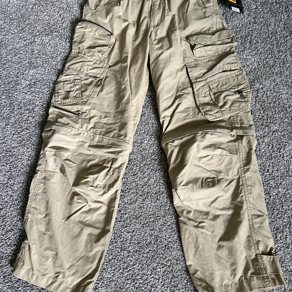 Brand new pair of cargo style lightweight hiker pants